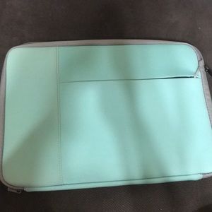 MacBook sleeve fit anything up to 13”